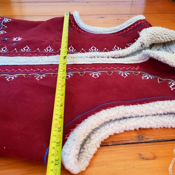 Vintage Red Embroidered Sherpa Vest Boho HIppie Size XL - Picture 3 of 16